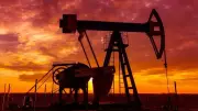 Rosneft CEO: US Firms Biggest Beneficiaries of Hormuz Closure, Warns of Oil Demand Risk