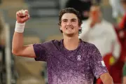 Teenage Duo Fonseca and Jodar Reach French Open Quarter-Finals