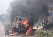 Tension in Mantralayam as TDP, YSRCP Clash; Vehicles Torched