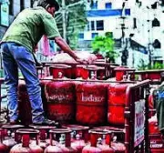 TN Political Leaders Condemn LPG Price Hike, Demand Rollback
