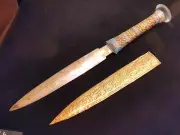 Tutankhamun's Iron Dagger Made from Meteorite, Study Confirms