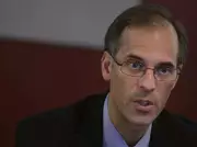 US Economy on Tenuous Ground: Moody's Chief Economist Warns of Recession Risks