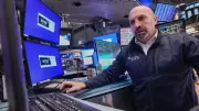 US Stocks Steady as Fed Decision Awaited; Oil Eases on Iran Deal Hopes