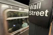 US Tech Stocks Tumble as Semiconductor Rout Deepens on AI Valuation Fears