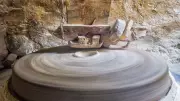Why Stone-Ground Flour Beats Roller-Milled for Nutrition and Taste