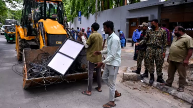 Bengaluru Clears 75 km of Pavements in Safe Footpath Drive, Vendors Protest