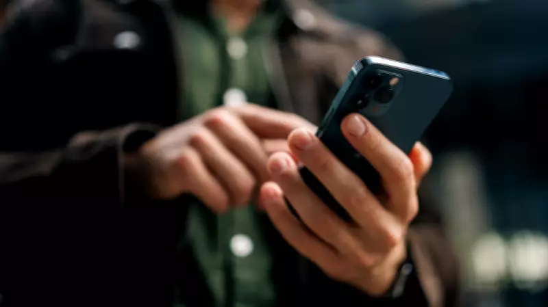 Bengaluru man loses Rs 3.51 lakh after iPhone theft at accident scene