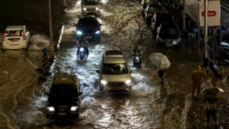 Heavy Rains Disrupt Life in Maharashtra, Kerala; IMD Predicts Monsoon Advance