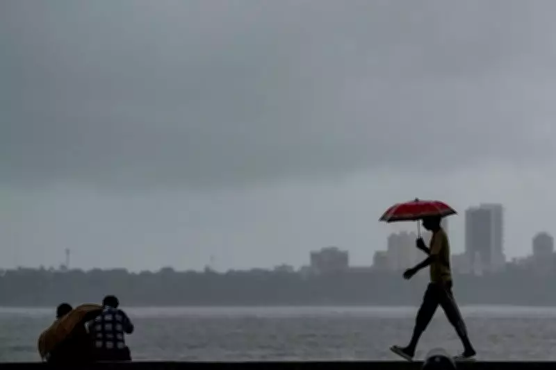Heavy Rains Flood Mumbai, Disrupt Road and Rail Traffic on July 2
