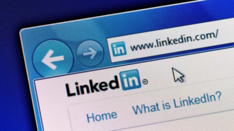 Mastering LinkedIn Job Search: 5 Strategies to Get Noticed