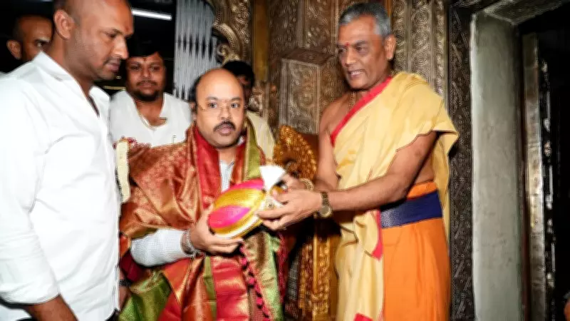 Minister Yathindra Siddaramaiah visits Chamundi Hill, prays at Chamundeshwari temple