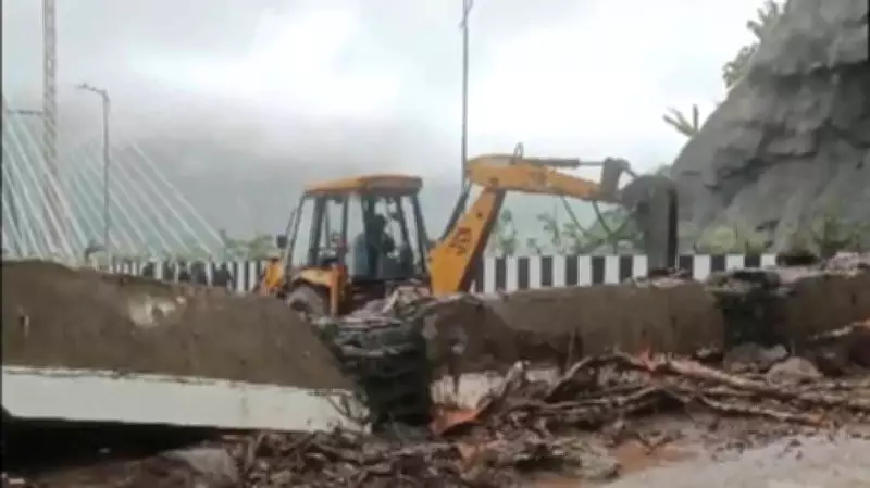 Mumbai-Pune Expressway Shut Due to Heavy Rain, Landslide