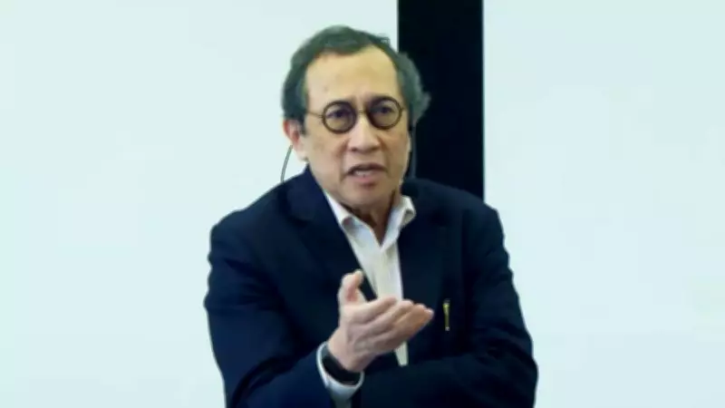 Pakistan Teetering on Brink of Failure Due to Military, Says Ex-Singapore Diplomat