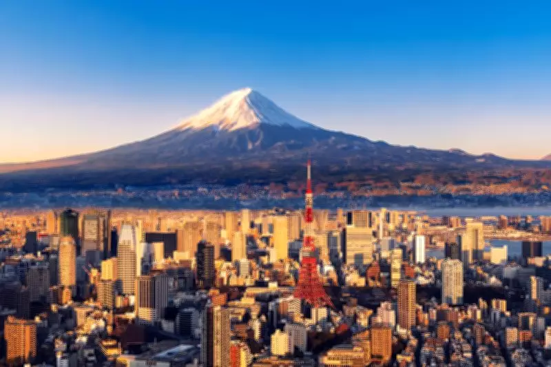 The Tough Ascent of Mount Fuji: A Tale of Perseverance and a Daughter's Resolve