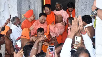 Seer Ends 33-Day Shivayoga Samadhi, Blesses Devotees in Hubballi