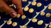 Gold Futures Drop to Rs 1,44,911/10g; Global Prices Rise