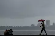 Heavy Rains Flood Mumbai, Disrupt Road and Rail Traffic on July 2